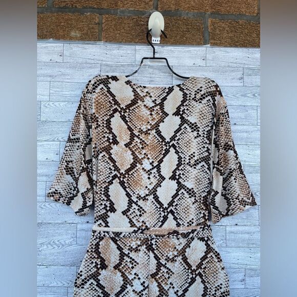 Preston & York
Sydney Antelope Print Knit V-Neck Short Sleeve Tie Waist Midi L - Picture 9 of 14